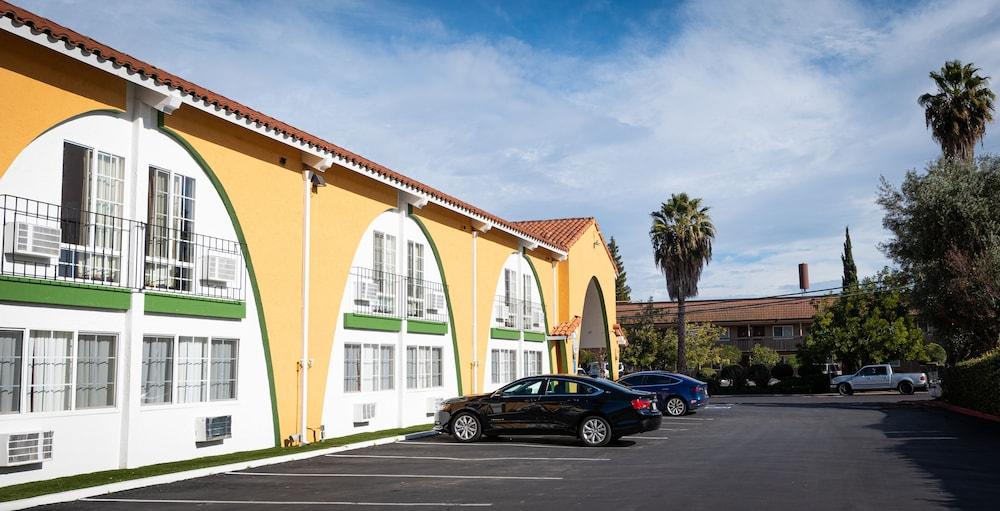 Hotel Granada 2*